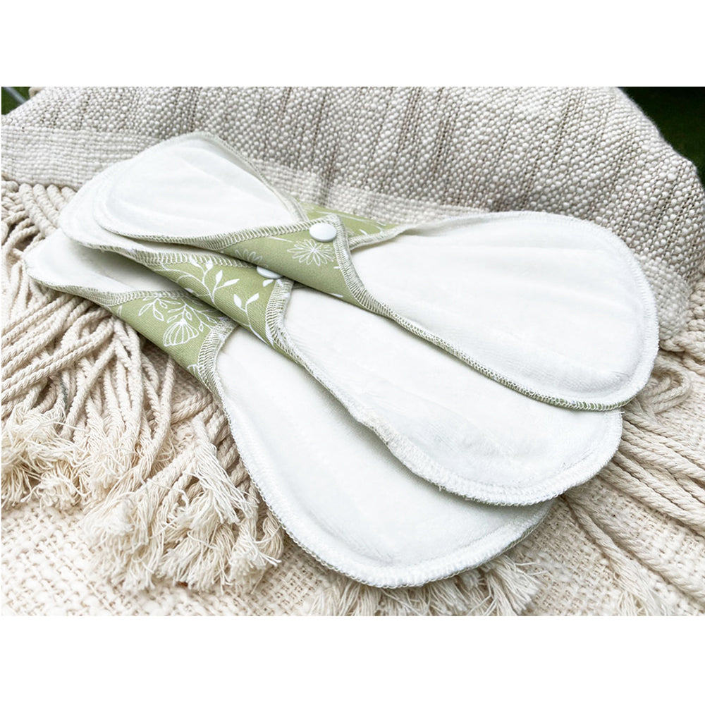 Blümchen - auslaufsichere Slip-Einlage (Menstruations-Binde) - Floral (Grün) Hanf-Bambus - 3 Stück