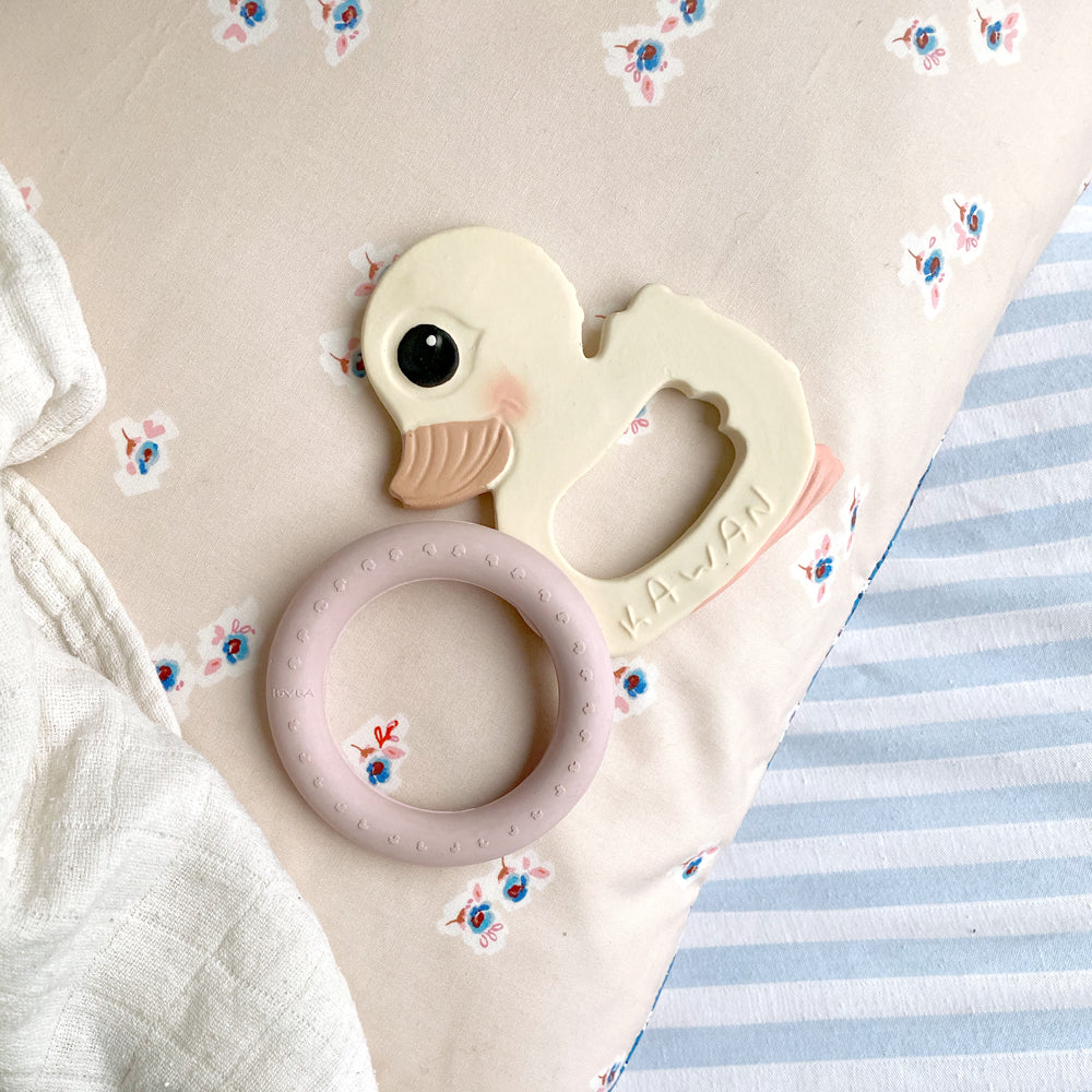 Hevea - Ente "Kawan" Zahnungsset (100 % Naturkautschuk) mit Beißring gegen Zahnschmerzen