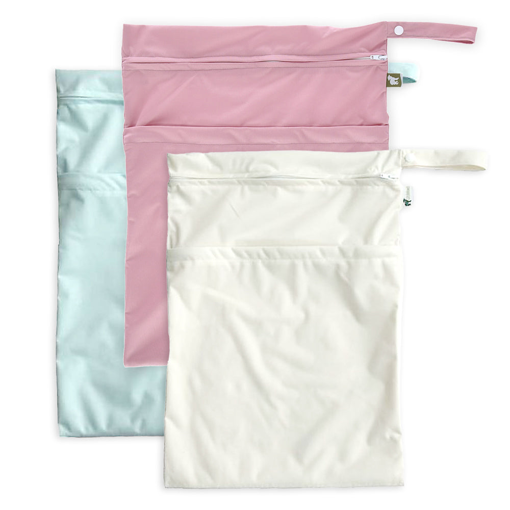 Little Lamb - Nasstasche mit Trockenfach - Wetbag mit Schlaufe - Gr. L (33x46 cm)