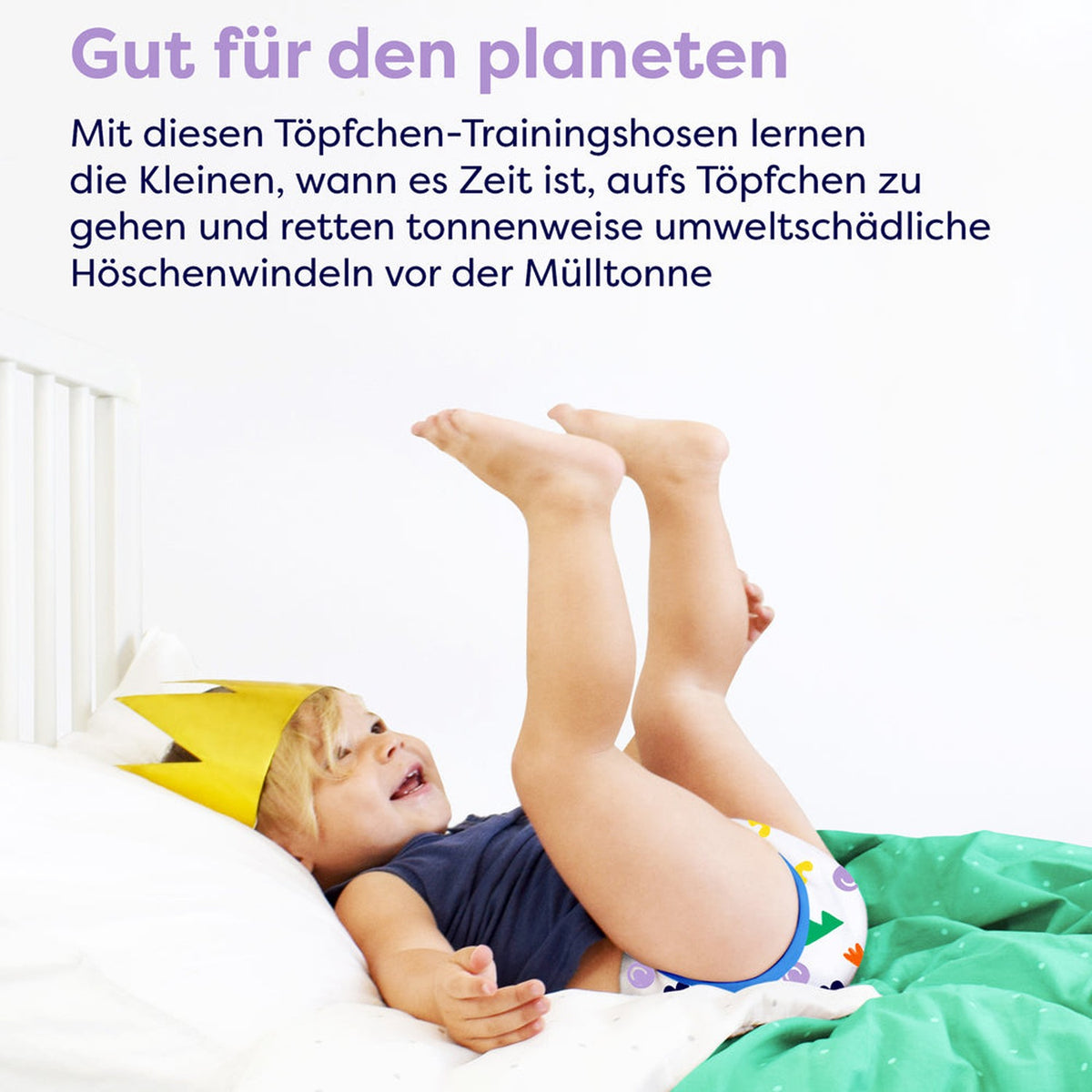 Kind im Bett mit Bambino Mio Trainer: gut für den Planeten