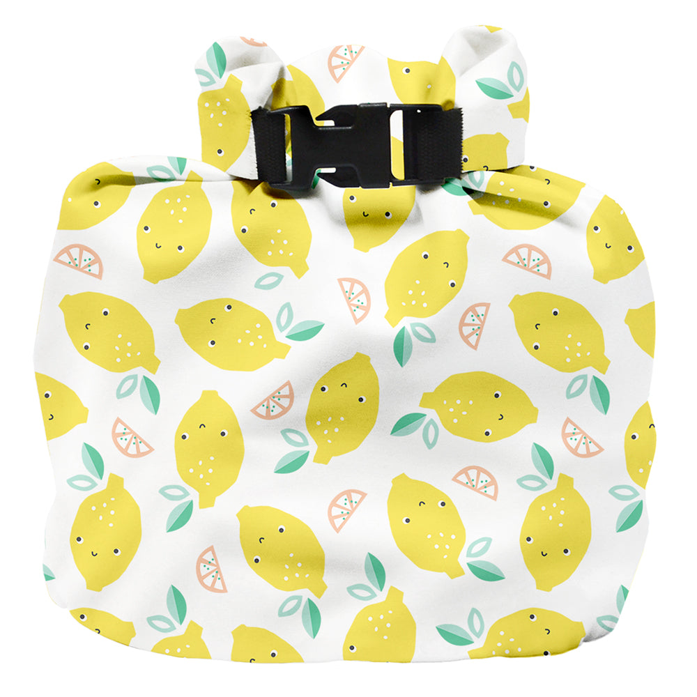 Bambino Mio Wetbag Gr. S (33 x 20 cm) mit Klickverschluss im Design Cute Fruit mit Zitronen