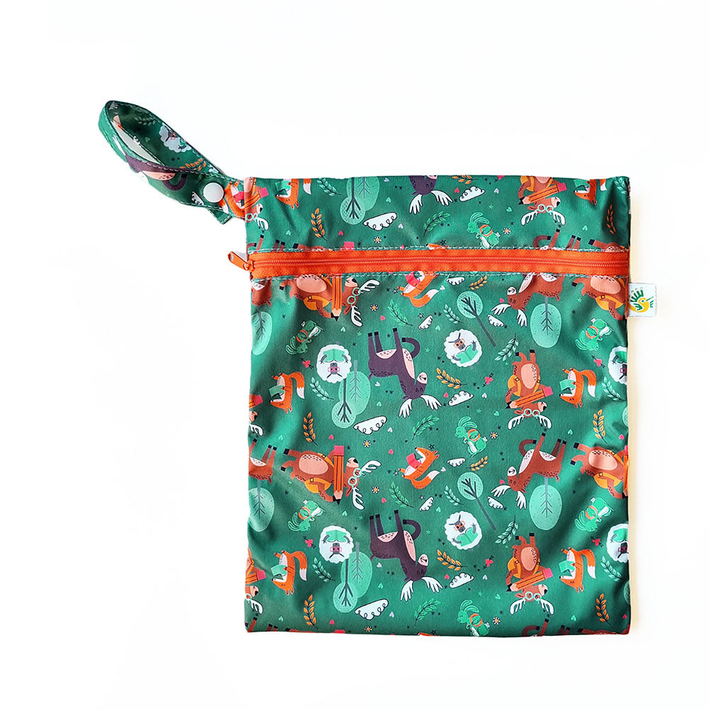 Doodush wasserdichte Wetbag mit Schlaufe Gr. M (30 x 40 cm) im Design Forest Friends