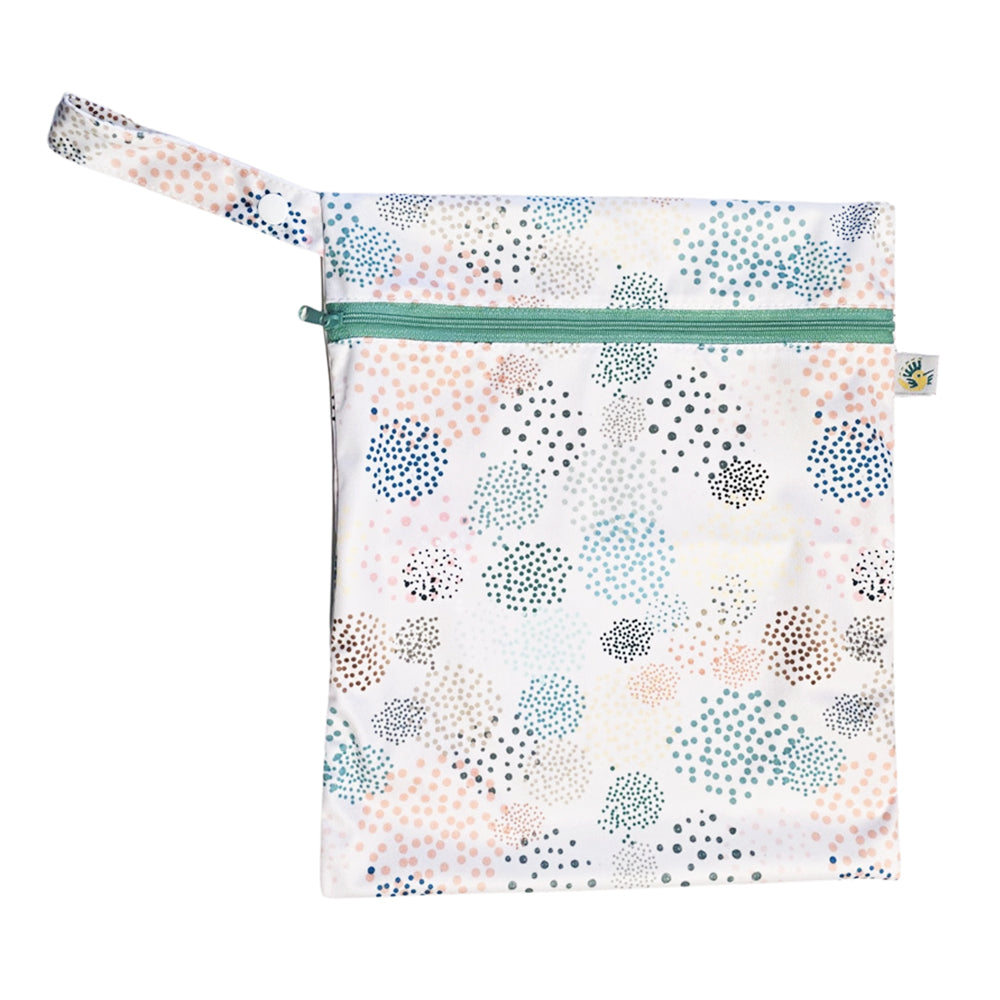 Doodush wasserdichte Wetbag mit Schlaufe Gr. M (30 x 40 cm) im Design Magic Dotty