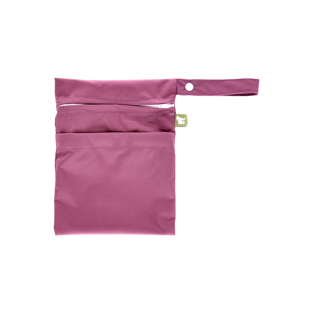 Little Lamb Nasstasche Größe S im Design Aubergine (Dunkelviolett), von vorn mit Trockenfach und Schlaufe