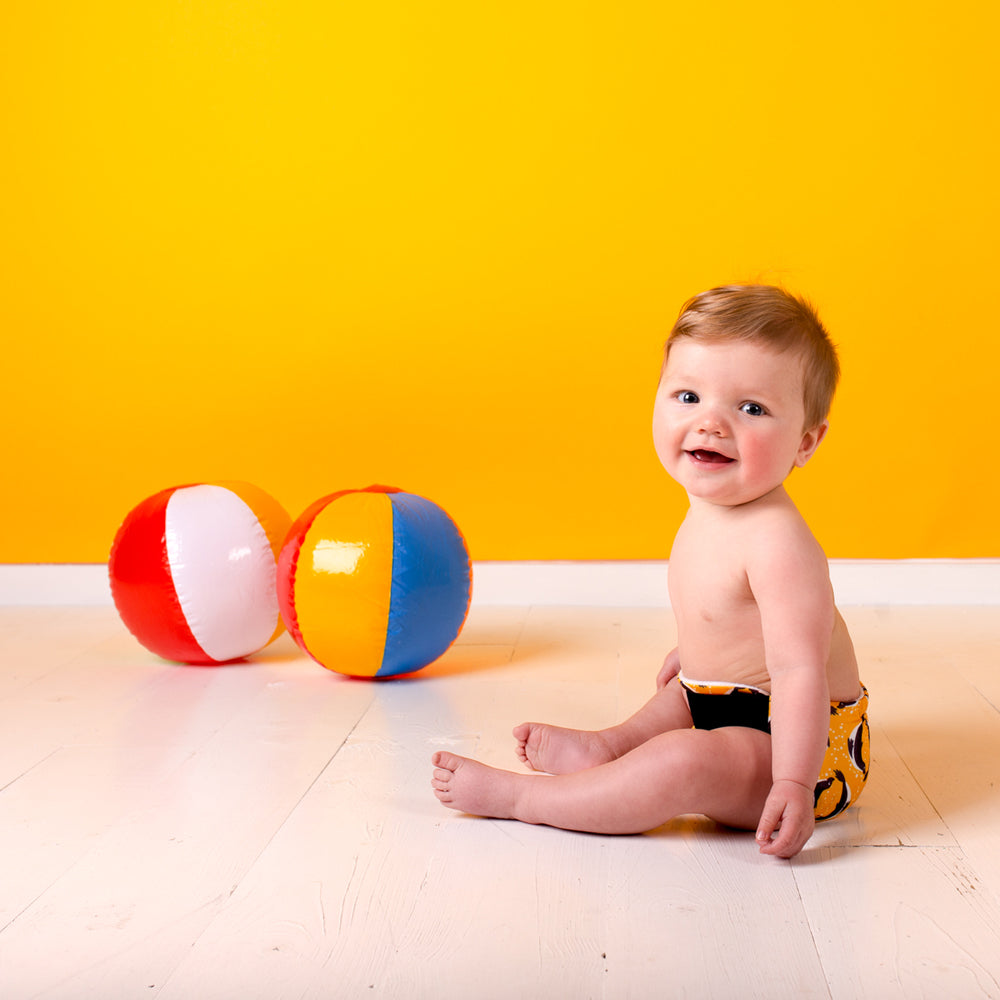 Anwendungsbeispiel: TotsBots SwimTots Schwimmwindel mit Klettverschluss im Design Dive – Ansicht 3