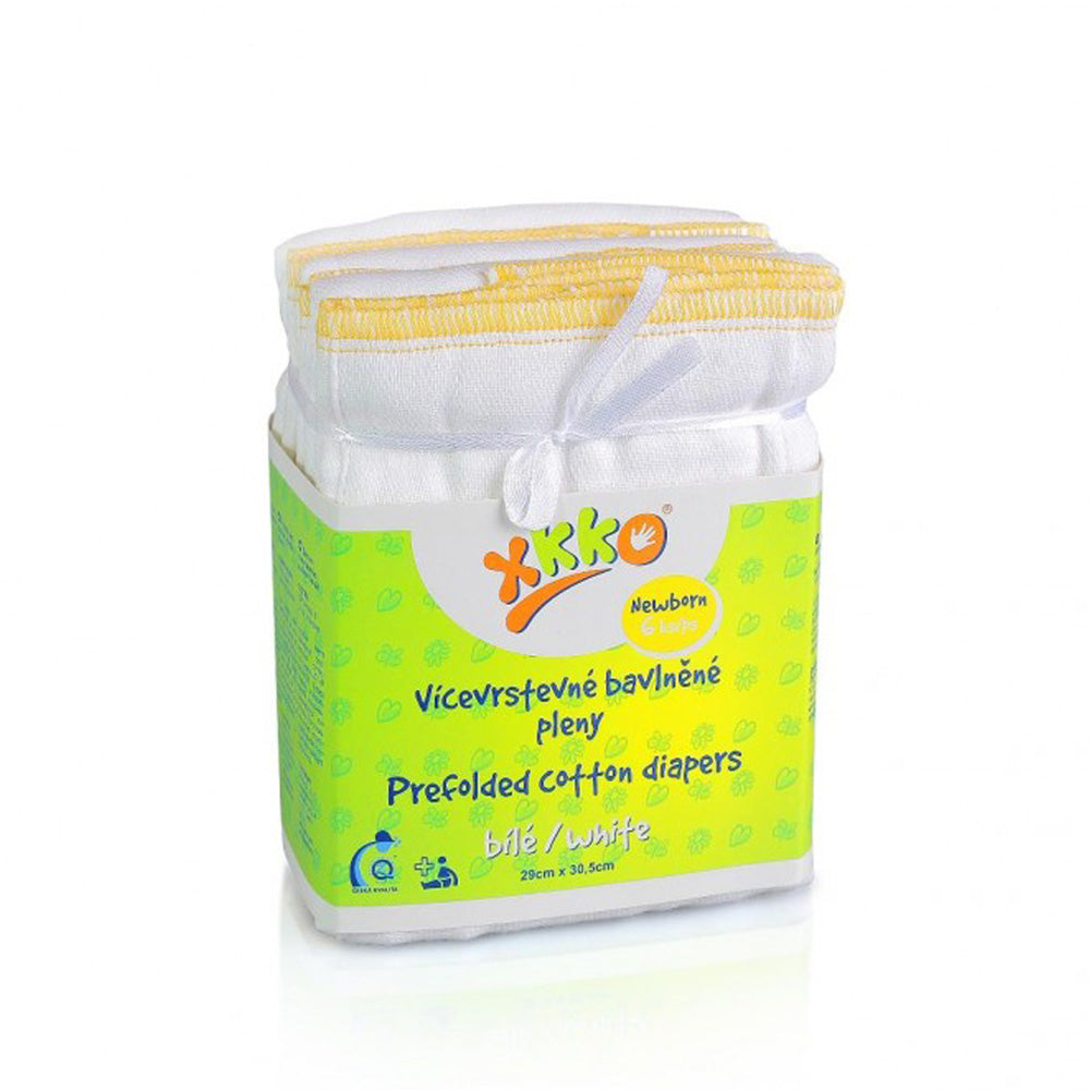 Weiße XKKO Prefolds Newborn mit gelbem Saum, sechs Stück verpackt