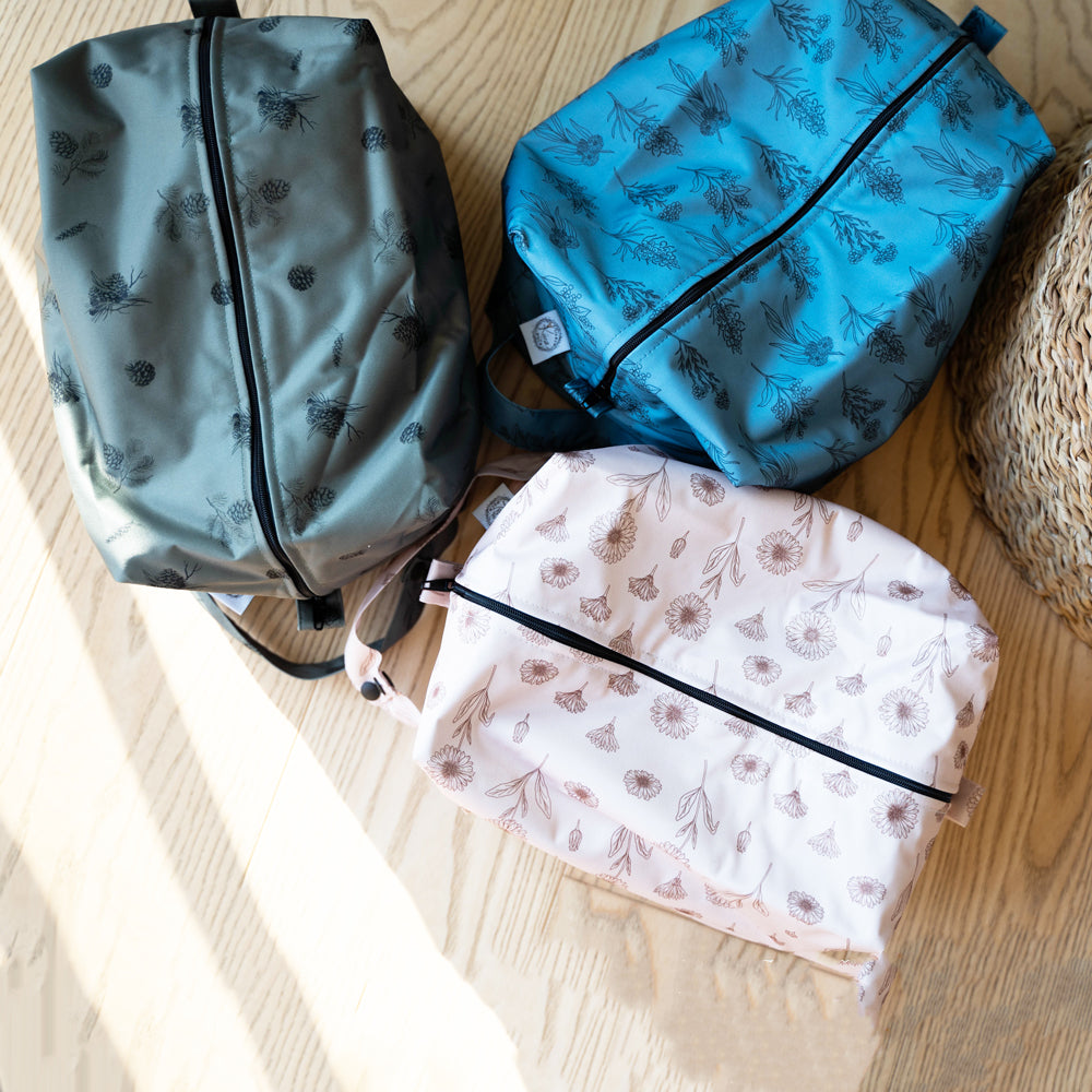 siebenKÄSEhoch - Wetbag (Nasstasche) Premium POD -  aus 100 % recycelten und hochwertigen Materialien sind die perfekte Wahl für umweltbewusste Eltern.