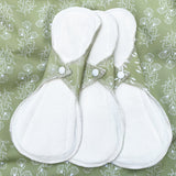 Blümchen - auslaufsichere Slip-Einlage (Menstruations-Binde) - Floral (Grün) Hanf-Bambus - 3 Stück