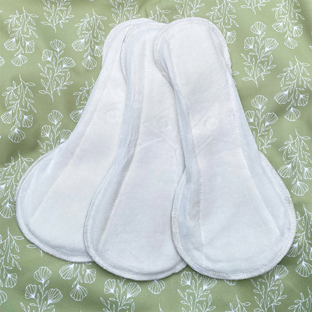 Blümchen - auslaufsichere Slip-Einlage (Menstruations-Binde) - Floral (Grün) Hanf-Bambus - 3 Stück