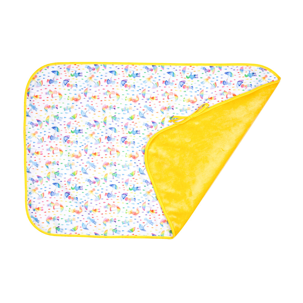 TotsBots - wasserdichte Wickelunterlage "Happy Mat" (72x47 cm)