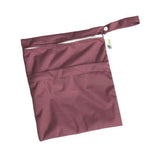 Little Lamb - Nasstasche mit Trockenfach - Wetbag mit Schlaufe - Gr. M (26x28 cm)