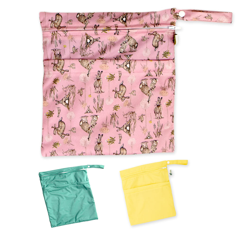 Little Lamb - Nasstasche mit Trockenfach - Wetbag mit Schlaufe - Gr. M (26x28 cm)