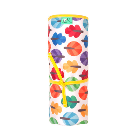 TotsBots - wasserdichte Wickelunterlage "Happy Mat" (72x47 cm)