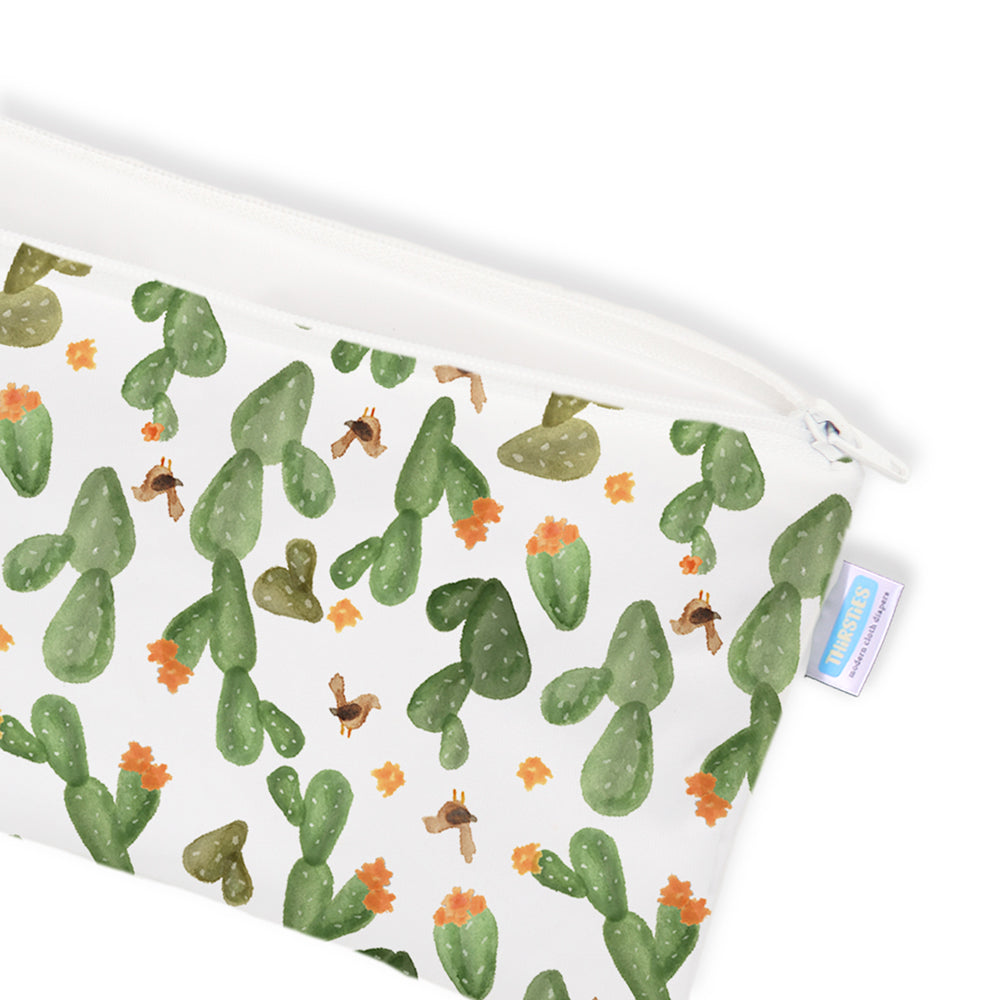 Thirsties - Clutch Bag mit Knopf-Schlaufe - Gr. XS (14x27cm)