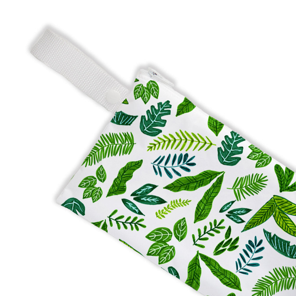 Thirsties - Clutch Bag mit Knopf-Schlaufe - Gr. XS (14x27cm)