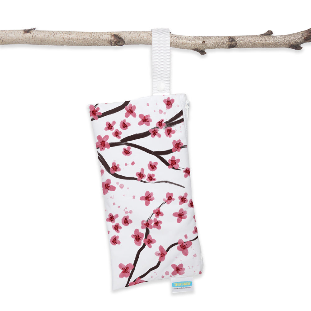 Thirsties - Clutch Bag mit Knopf-Schlaufe - Gr. XS (14x27cm)