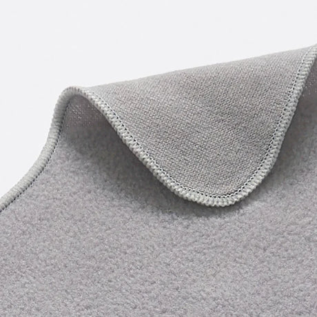 Nahaufnahme der Ecke des Bambino Mio Fleece-Windelvlieses
