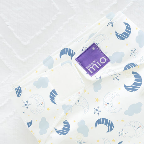 Detail der Bambino Mio MioSolo Classic Magical Moon: Klettverschluss und Etikett