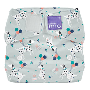 Bambino Mio MioSolo All-in-One Stoffwindel One Size im Design Puppy Party von vorn