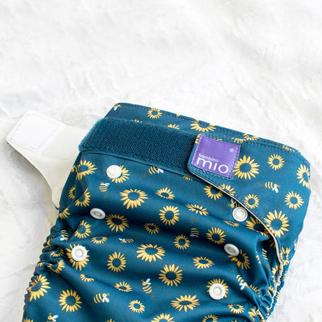 Bambino Mio MioSolo Classic Sunflower Power geöffnet mit Klettlasche
