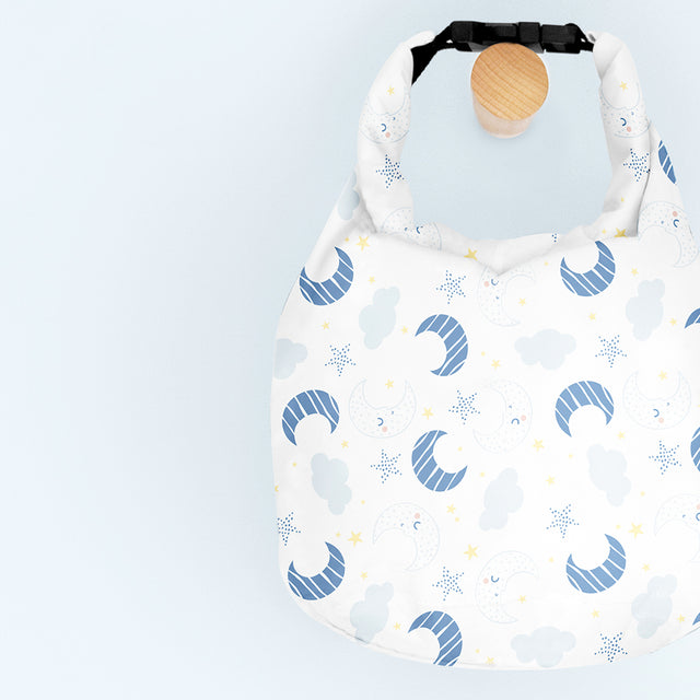 Bambino Mio Wetbag Gr. S (33 x 20 cm) mit Klickverschluss im Design Dreamland, aufgehängt
