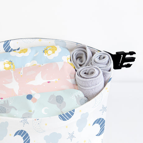 Bambino Mio Wetbag S Dreamland geöffnet mit Windeln