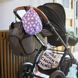Bambino Mio Wetbag Brave am Kinderwagen aufgehängt