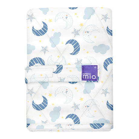 Faltbare Bambino Mio Wickelunterlage 60 x 43 cm im Design Dreamland, zusammengefaltet