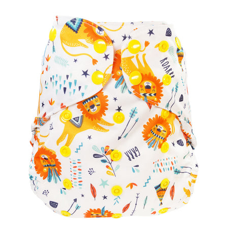 Blümchen Eco Shell 2in1 Überhose mit Druckknöpfen, One Size (3–16 kg) im Design Schläfriger Löwe