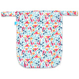 Little Clouds einfache Nasstasche (Wetbag) Größe M im Design Papageien von hinten