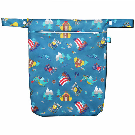Little Clouds einfache Nasstasche (Wetbag) Größe M im Design Wikinger von vorn mit Reißverschluss und Druckknopf-Schlaufe