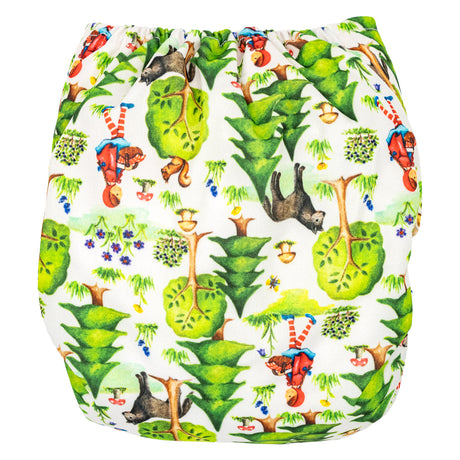 Little Clouds Prefold-Überhose aus PUL im Design Rotkäppchen von hinten: grüner Wald mit Bäumen und Figuren aus dem Märchen