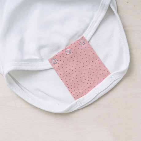 Milchmädchen Bodyverlängerung 3er-Set – Anwendungsbeispiel am Body im Design Pünktchen (Rosa)