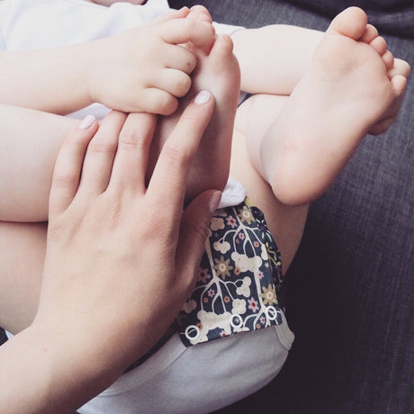 Anwendungsbeispiel: Baby mit Body und Milchmädchen Bodyverlängerung