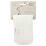 Petit Lulu Bambus-Booster kurz, eine naturweiße 3-lagige Saugeinlage 30 x 10 cm vor der Verpackungskarte