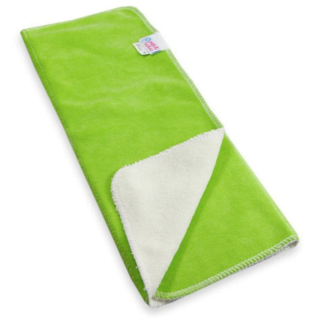 Grüne Petit Lulu Luxus-Prefold-Einlage mit umgeschlagener Ecke und naturweißer Rückseite