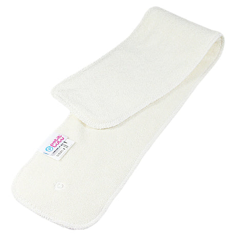 Langer SIO-Booster von Petit Lulu einmal gefaltet, Druckknopf zum Einknöpfen am Ende sichtbar