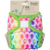 Petit Lulu SIO-Überhose One Size mit Klettverschluss im Design Rainbow Flames an der Verpackungskarte