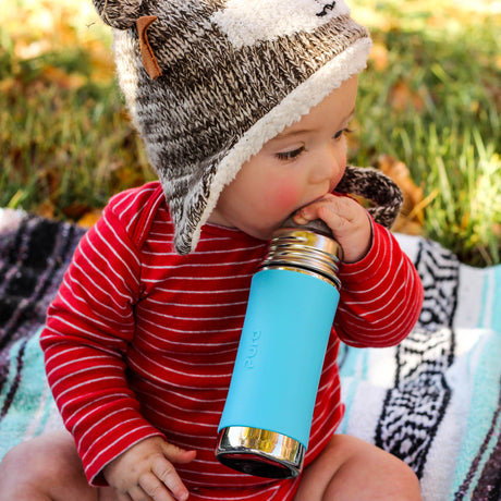 Anwendungsbeispiel: Pura Kiki KIDDO isolierte Edelstahl-Trinkflasche 260 ml mit Strohhalm-Aufsatz – Ansicht 2