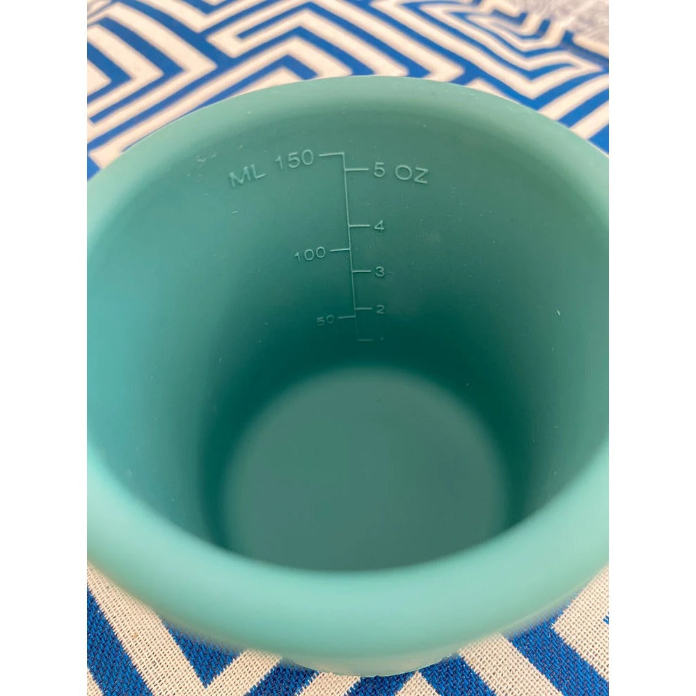 Pura My-My Trinklernbecher 150 ml aus Silikon – Innenansicht mit Skala