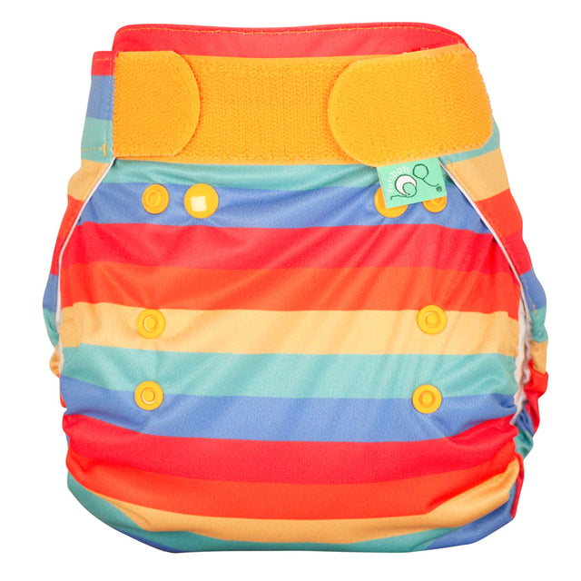 TotsBots PeeNut V2 Überhose (All-in-Two) im Design Rainbow Stripe