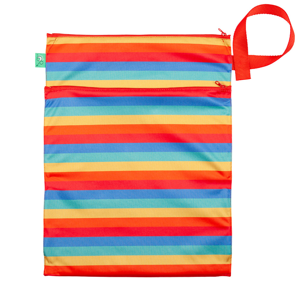 TotsBots doppelter Wetbag mit Trockenfach (Wet & Dry Bag, 38 × 30 cm) im Design Rainbow Stripe