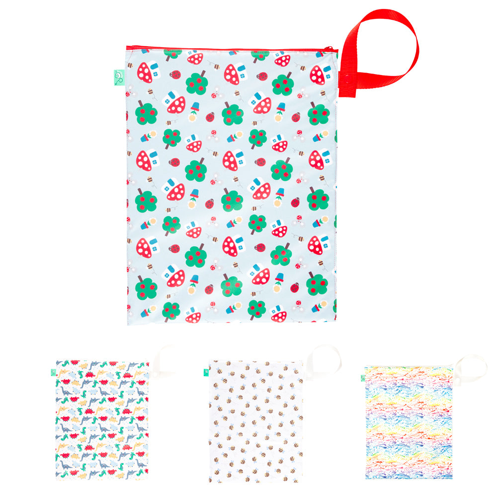 TotsBots Wetbag Gr. M (38 × 30 cm), wasserdichter Windelsack in verschiedenen Designs (Übersicht)
