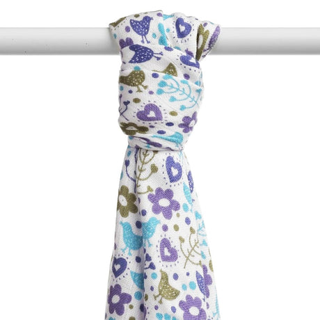 XKKO BMB Bambus-Mulltuch Flowers & Birds in Blau und Lila aufgehängt, Variante für Jungs