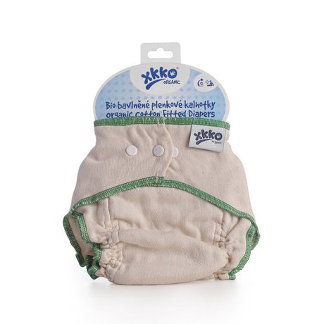 XKKO Organic Höschenwindel Größe L (8,5–13,5 kg) mit grünem Saum in der Verpackung