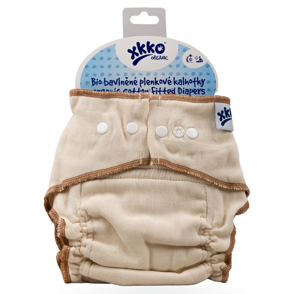 XKKO Organic Höschenwindel Größe XL (11,5–17 kg) mit braunem Saum in der Verpackung
