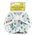 XKKO PUL-Überhose Newborn (2–6 kg) im Design Pfauenfedern von vorn, mit Klettverschluss und doppelten Beinbündchen