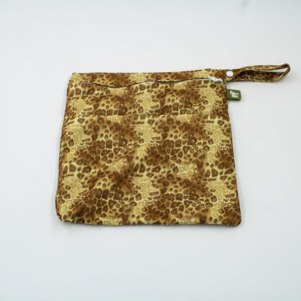 Little Lamb - Nasstasche mit Trockenfach - Wetbag mit Schlaufe - Gr. M (26x28 cm)